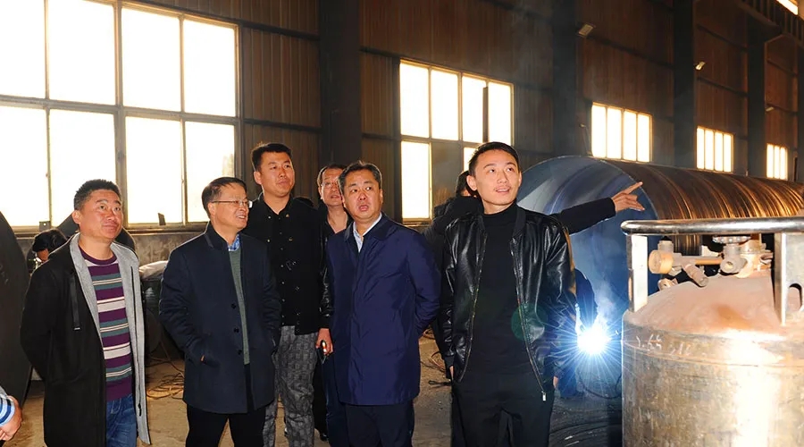 昆都侖區區委副書(shū)記、區長(cháng)廉冬一行與誠鋼管道主要負責人趕赴河北調研考察
